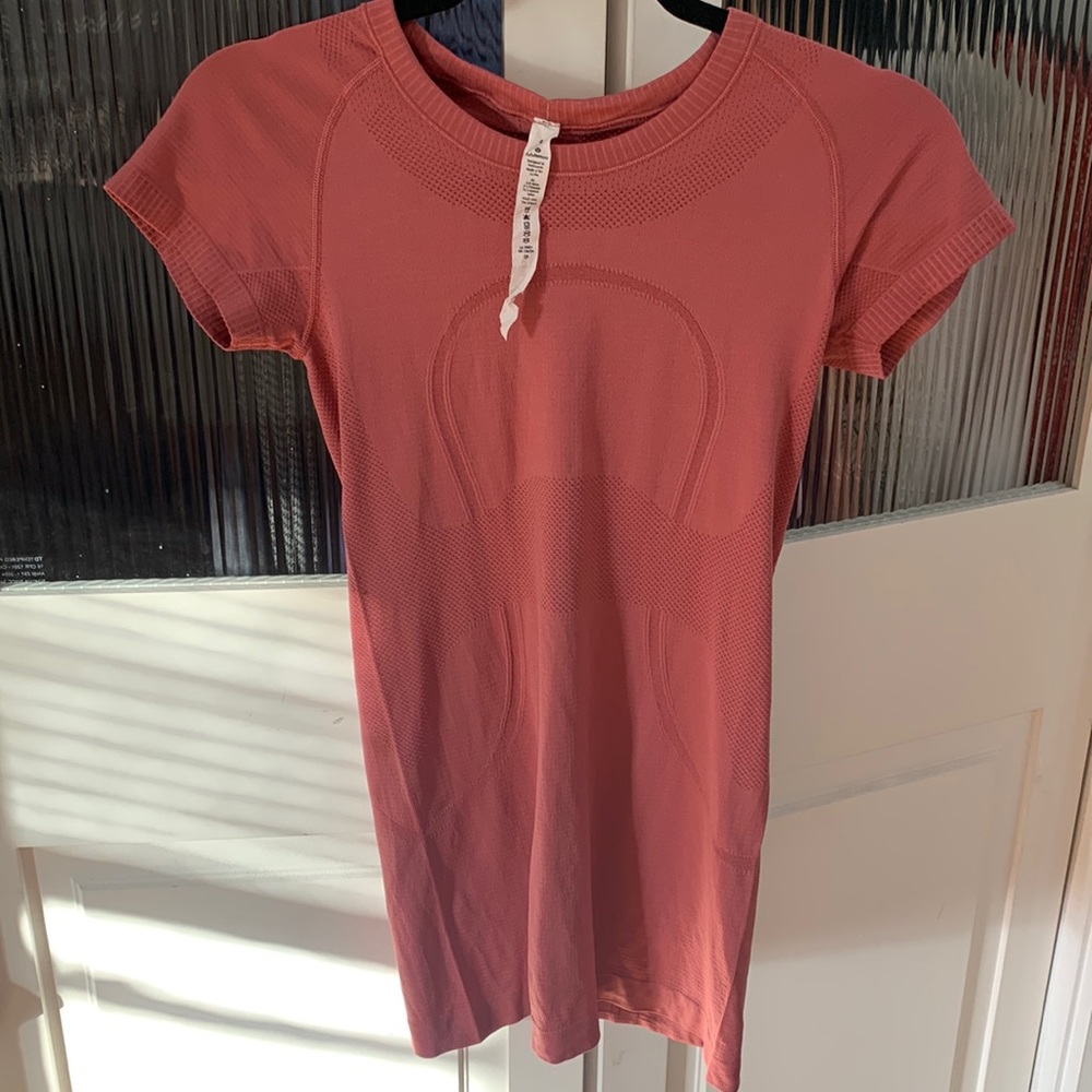 Lululemon top